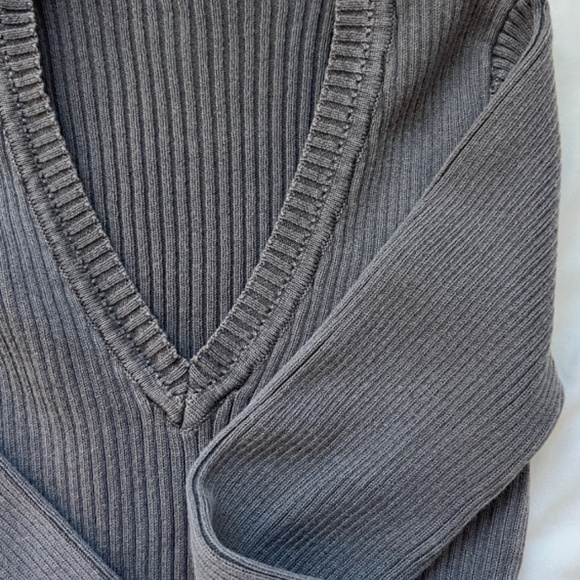 Brandy Melville Sweater Bundle - Picture 3 of 7